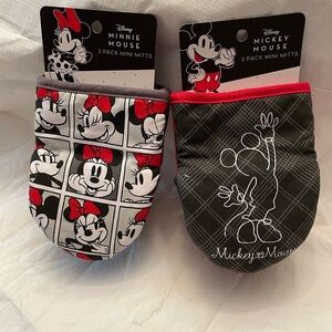 Disney Minnie Mouse 2 Mini mitt NWT brand new kitchen oven mitt
